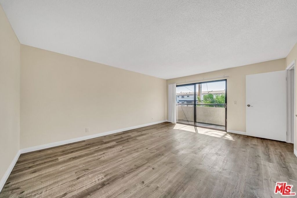 6212 Fulton Avenue - Photo 10