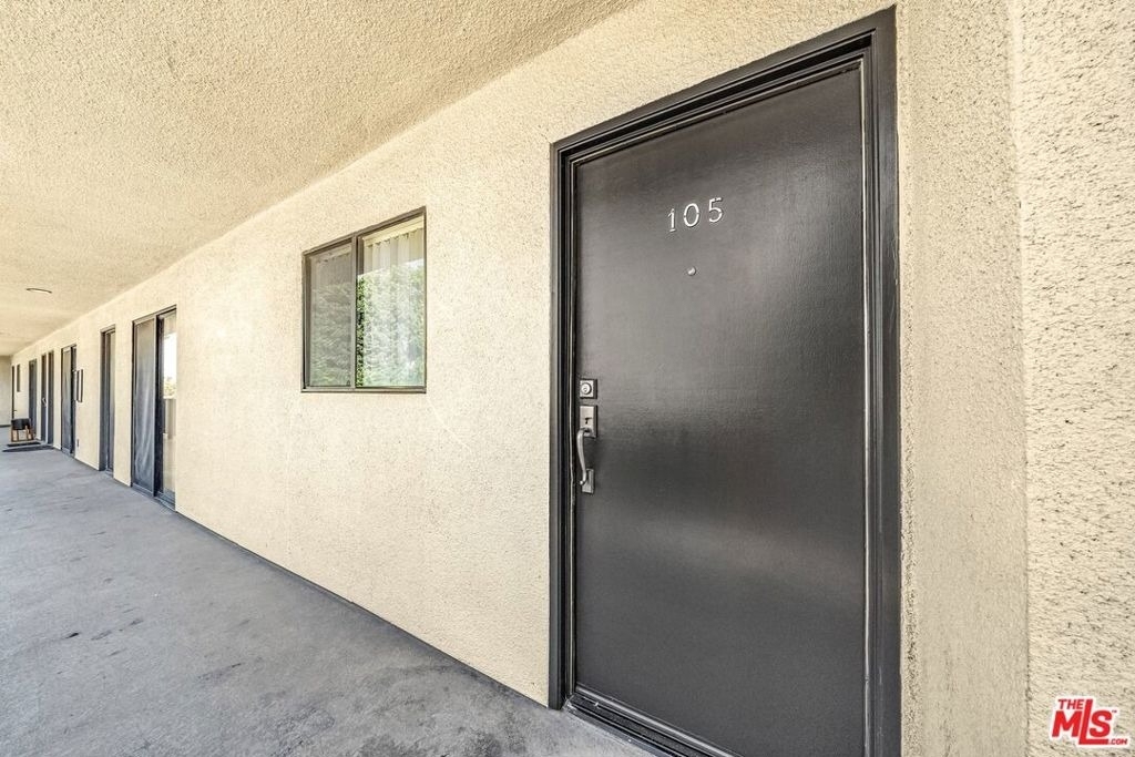 6212 Fulton Avenue - Photo 18