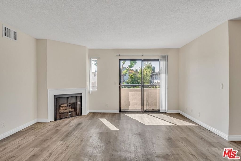 6212 Fulton Avenue - Photo 4