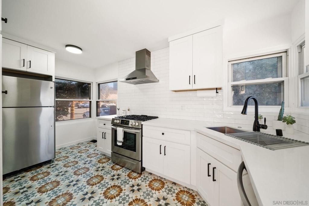 2154 Union St - Photo 9