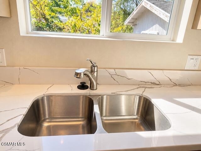 2454 Los Feliz Drive - Photo 5