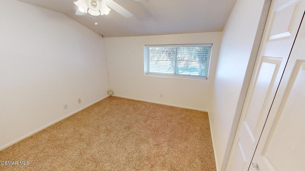 652 Debbie Street - Photo 11
