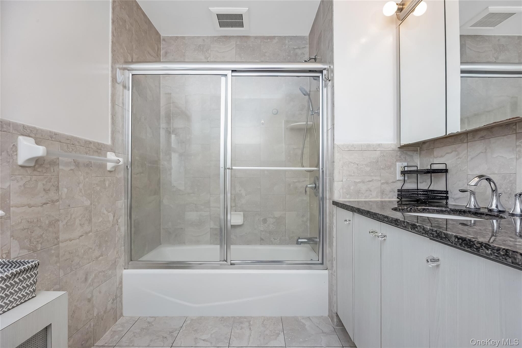 2069 Bellmore Avenue - Photo 16