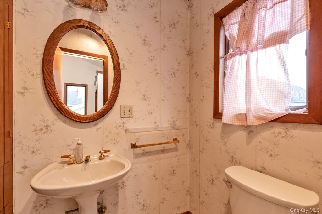 154 Rocklyn Avenue - Photo 9