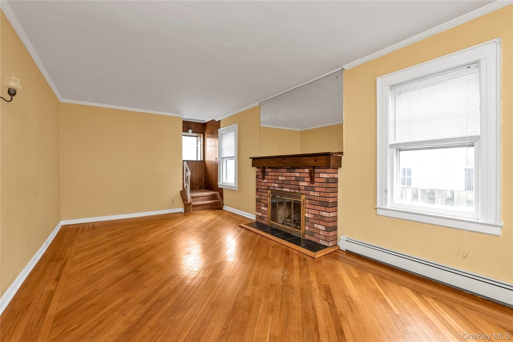 154 Rocklyn Avenue - Photo 2