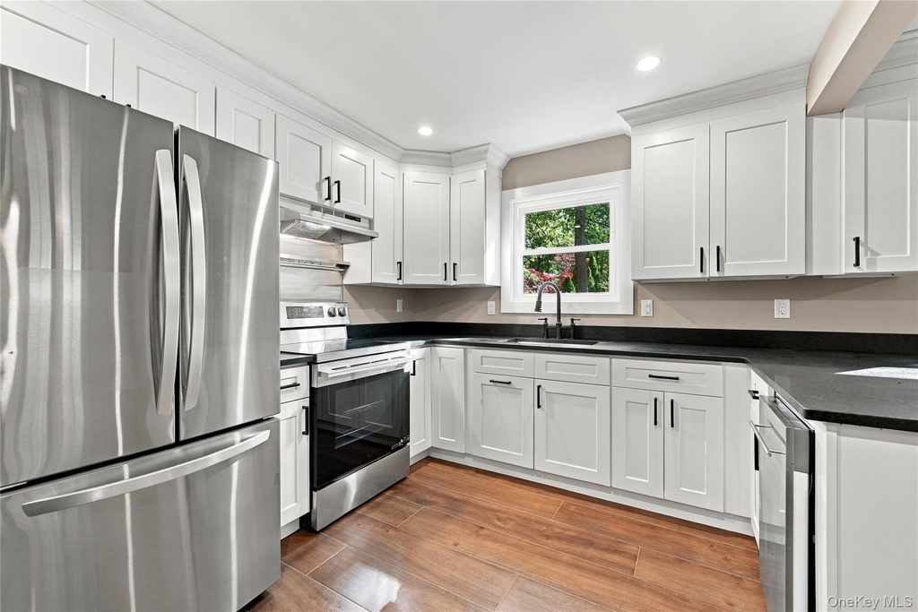 15 Hastings Drive - Photo 3