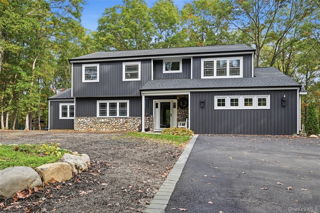 15 Hastings Drive - Photo 0