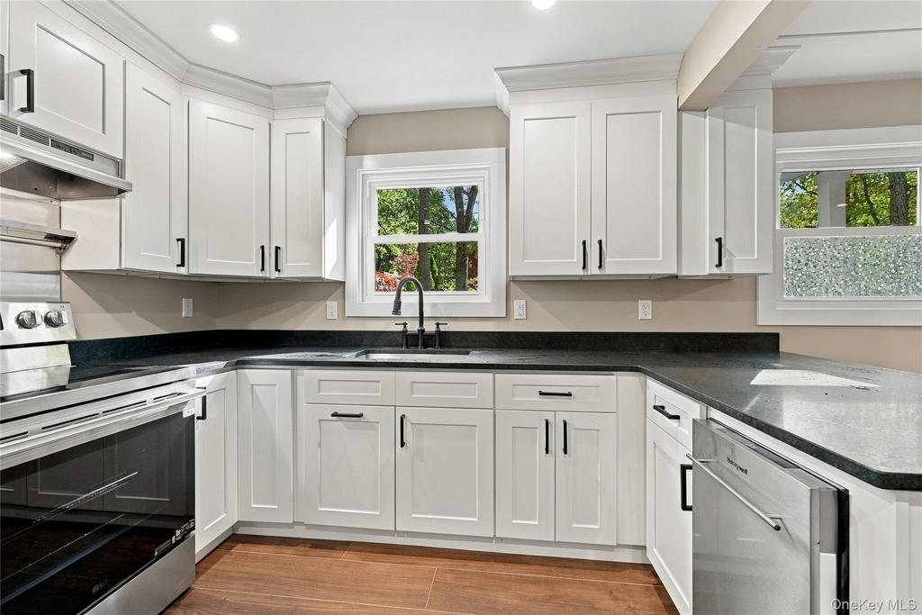 15 Hastings Drive - Photo 2