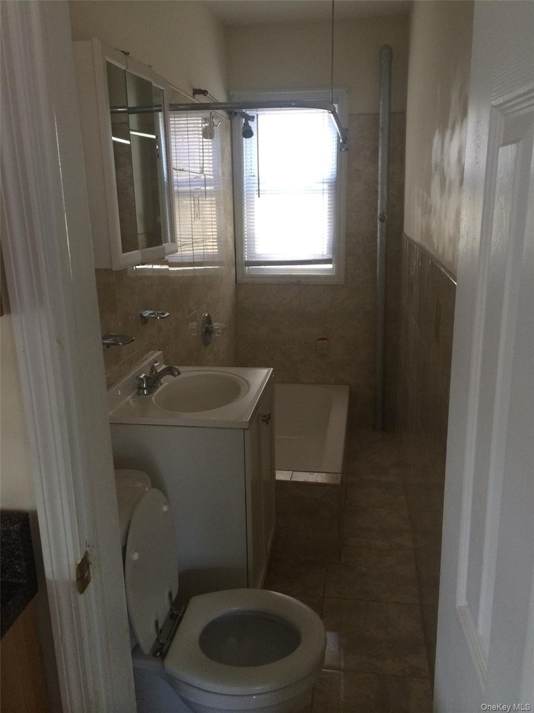 143-22 94th Avenue - Photo 2