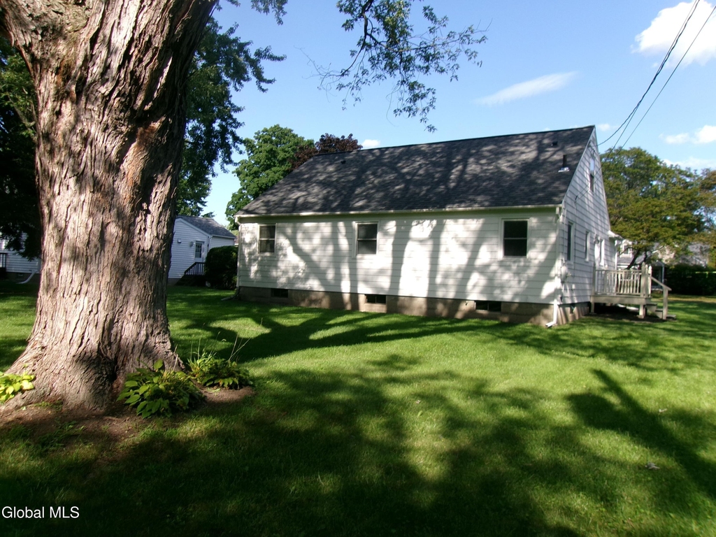 2023 Fairlawn Parkway - Photo 43