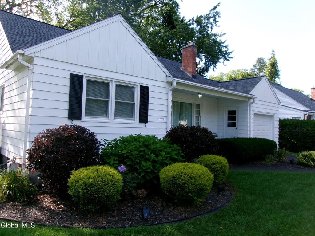 2023 Fairlawn Parkway - Photo 3