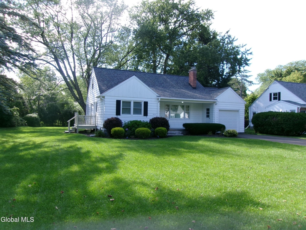 2023 Fairlawn Parkway - Photo 2