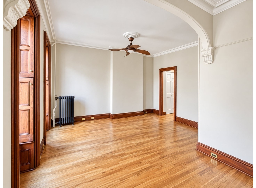 557 Carlton Avenue - Photo 6