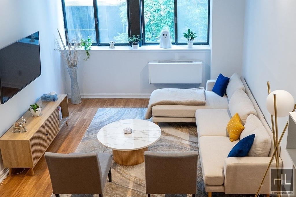 310 E 46th Street - Photo 1