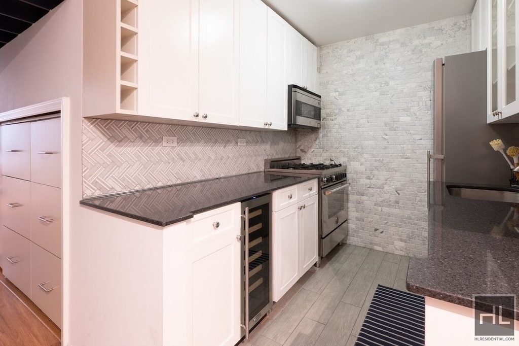 310 E 46th Street - Photo 6