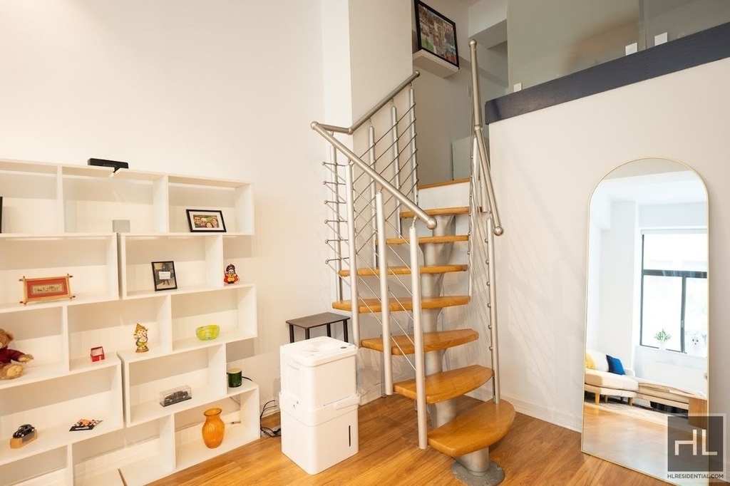 310 E 46th Street - Photo 3