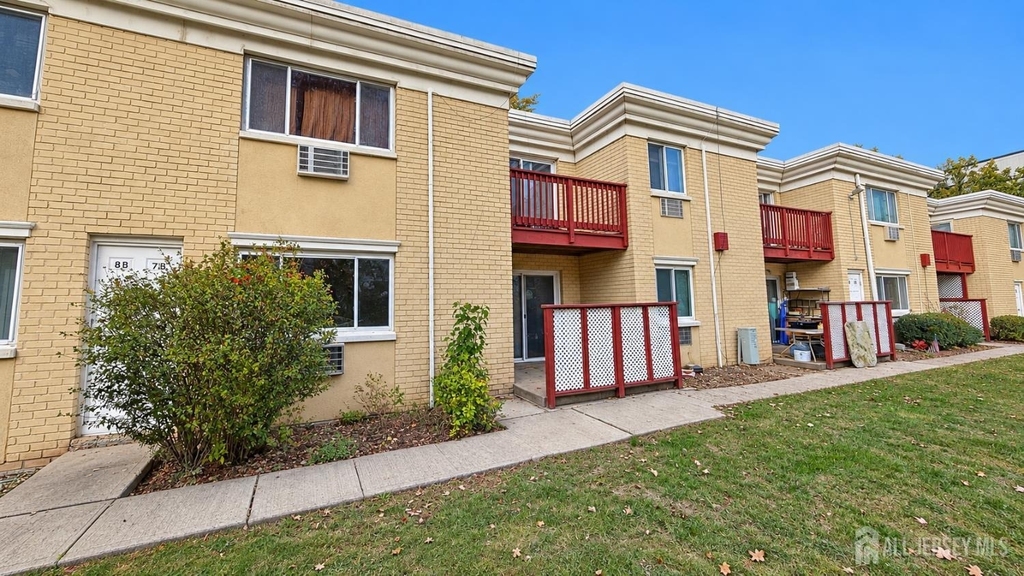 2 Lake Avenue - Photo 8