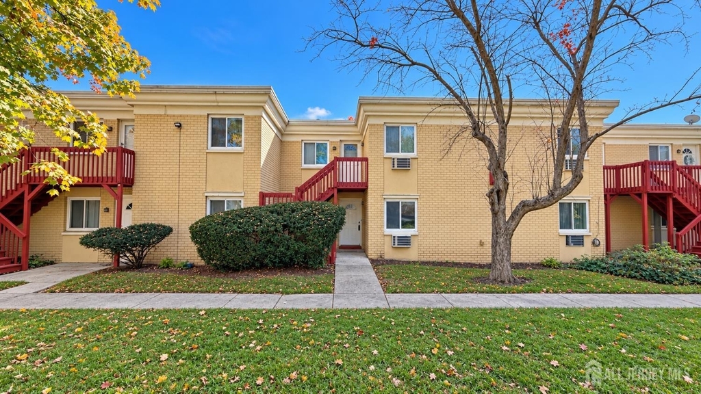 2 Lake Avenue - Photo 0