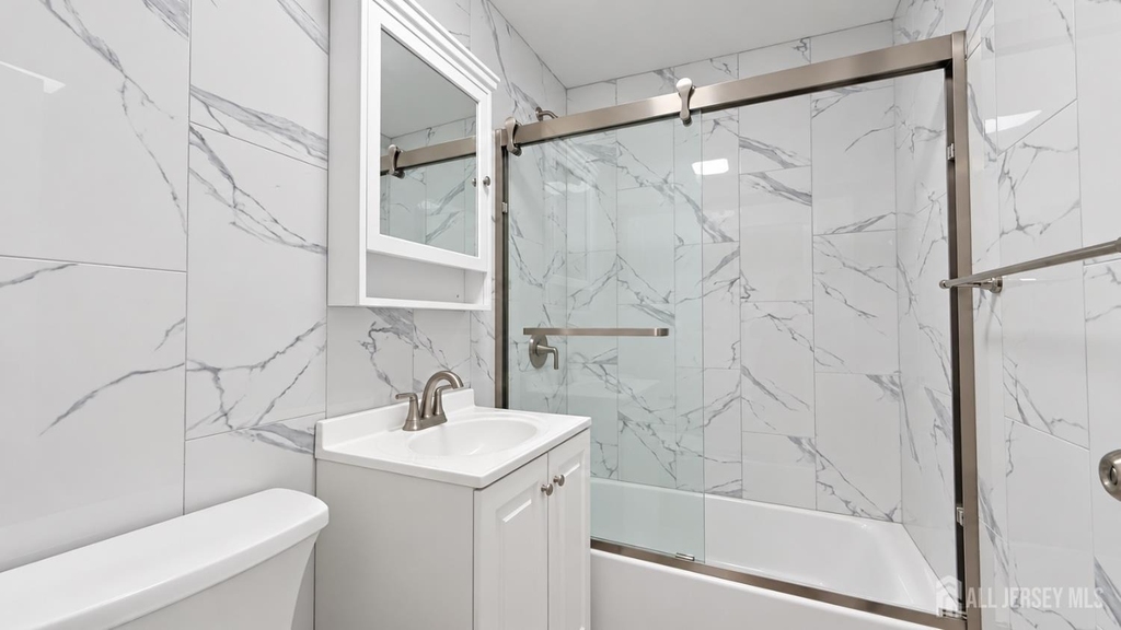 2 Lake Avenue - Photo 6