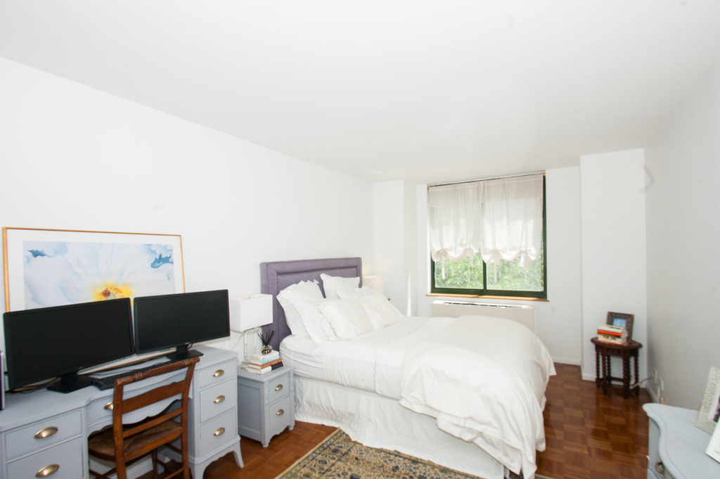 275 Greenwich Street - Photo 4