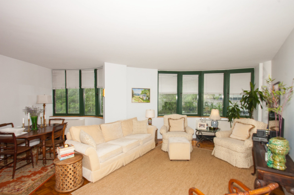 275 Greenwich Street - Photo 1