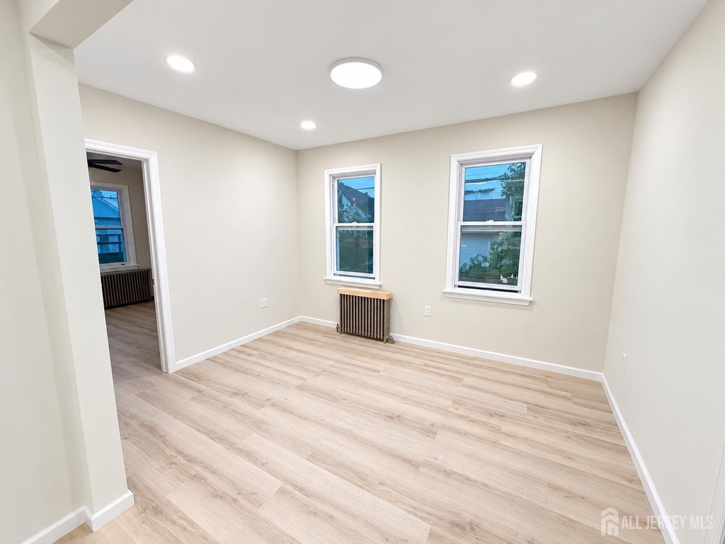 254 Somerset Street - Photo 4
