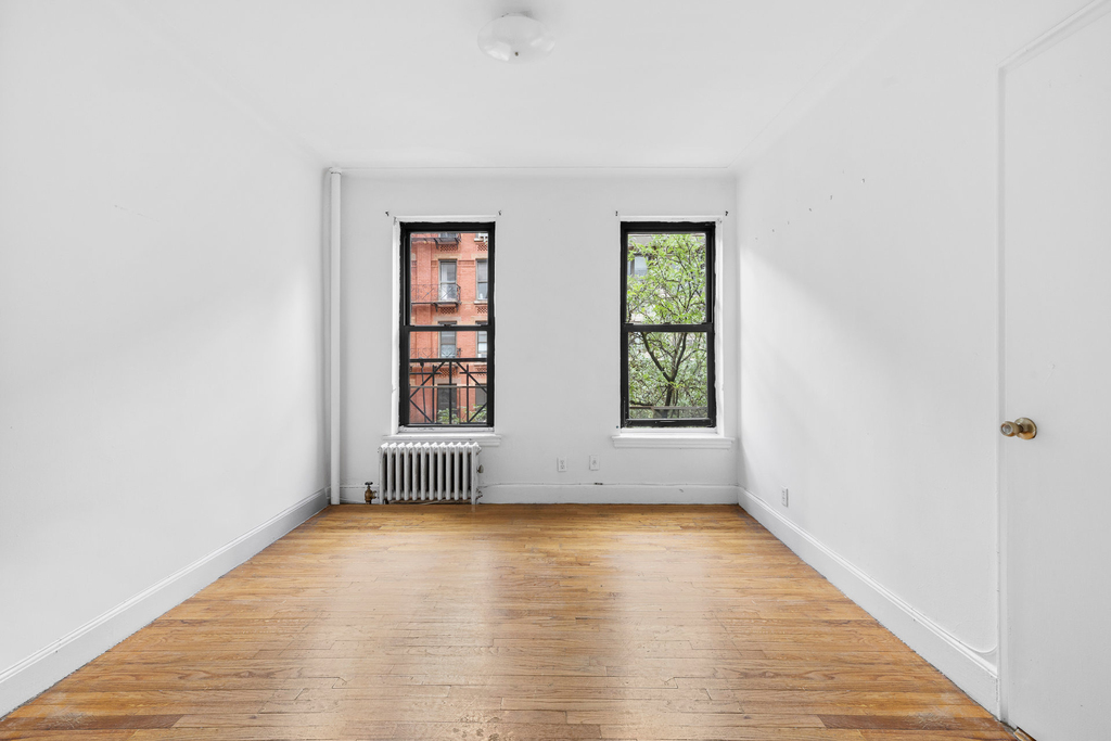 212 E 84th Street - Photo 3