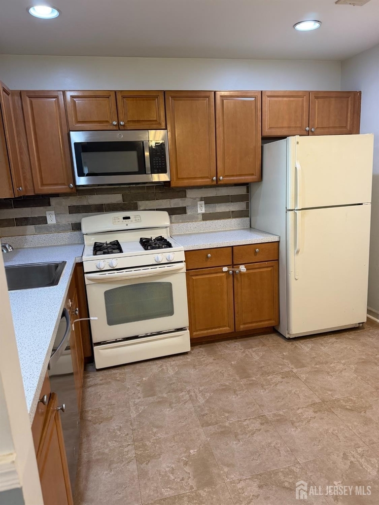 123 Chariot Court - Photo 8