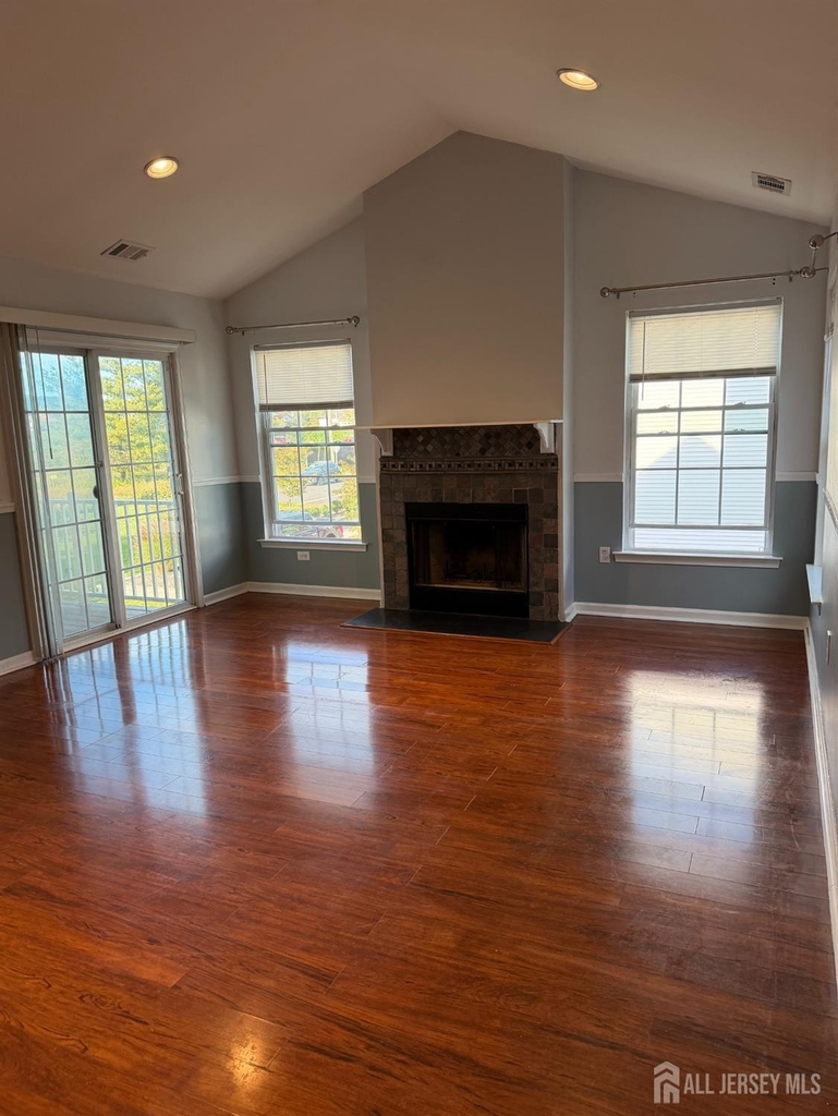 123 Chariot Court - Photo 3