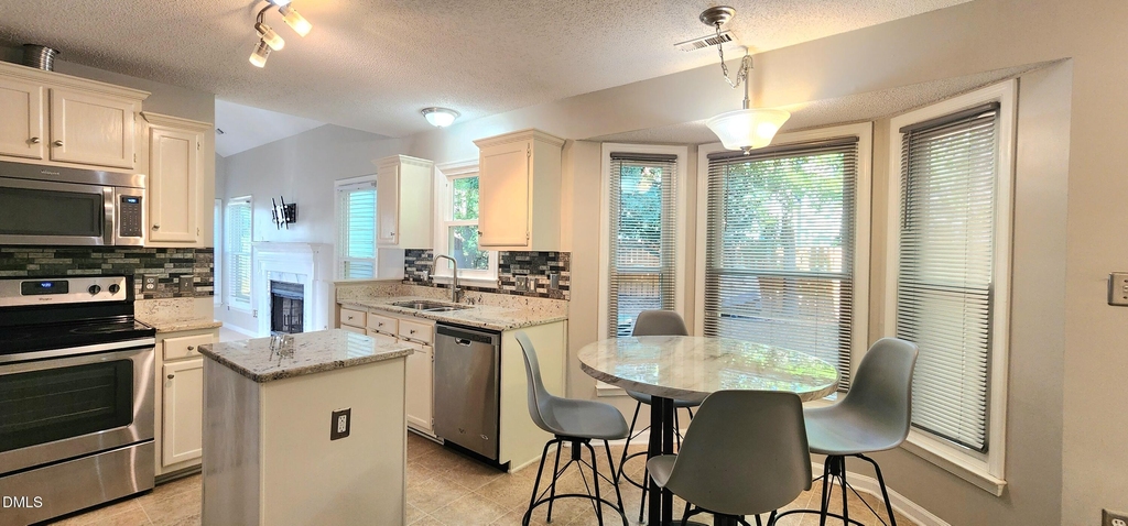 5517 Edgebury Road - Photo 5