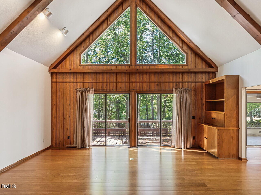 1906 Wedgewood Drive - Photo 8