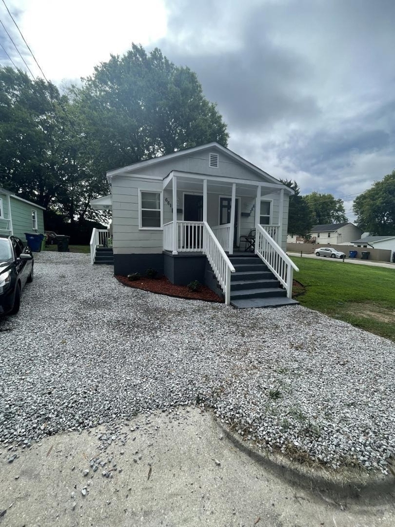 661 Coleman Street - Photo 0