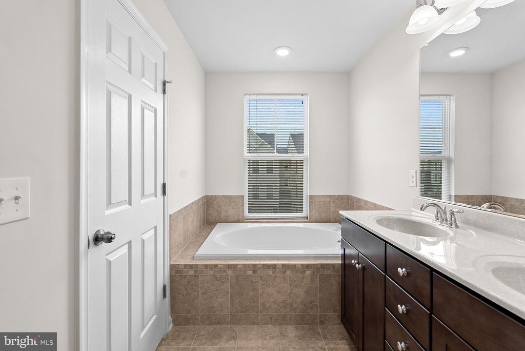 25222 Briargate Terrace - Photo 24