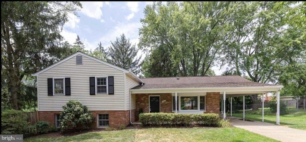 1606 Mary Ellen Court - Photo 0