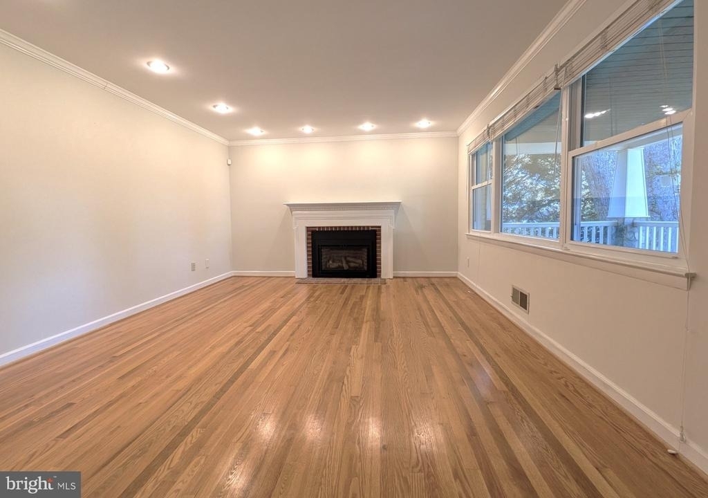 1919 Youngblood Street - Photo 7