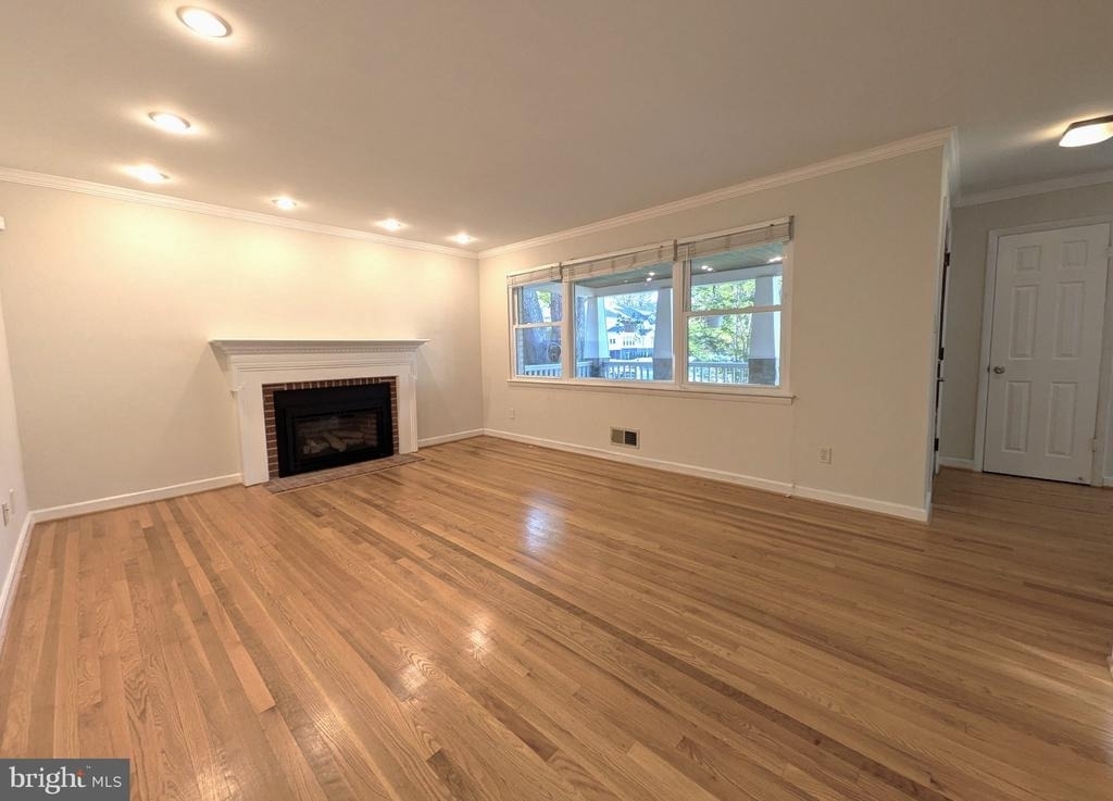 1919 Youngblood Street - Photo 6
