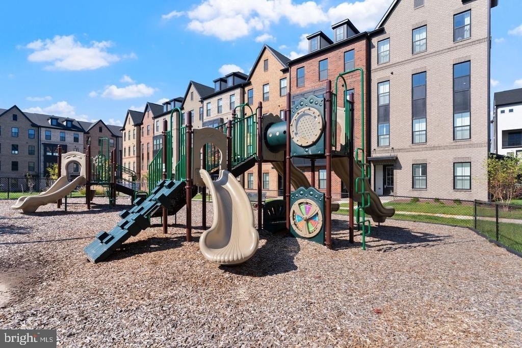 4851 Bauhaus Square - Photo 19
