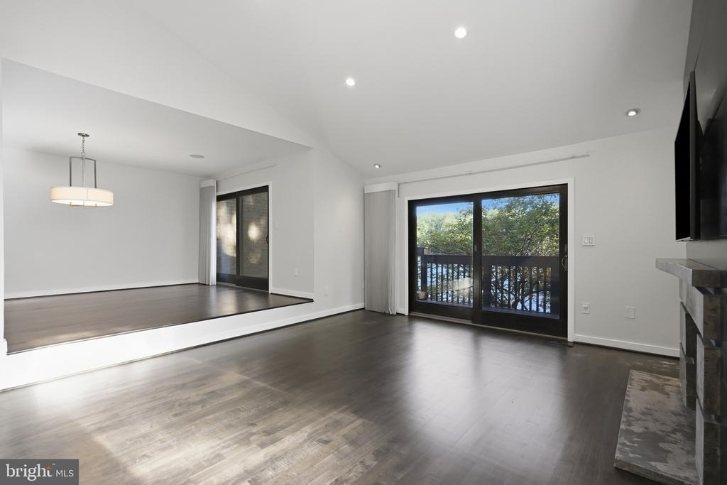 11322 Dockside Circle - Photo 19