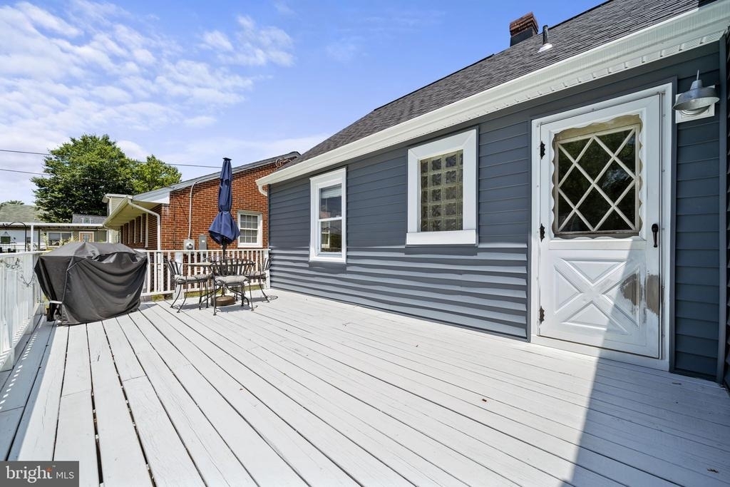 126 Ridgeway Street - Photo 16