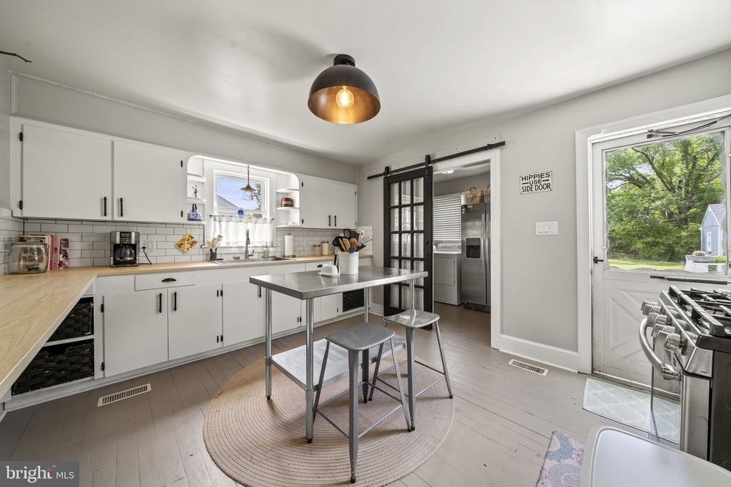 126 Ridgeway Street - Photo 7