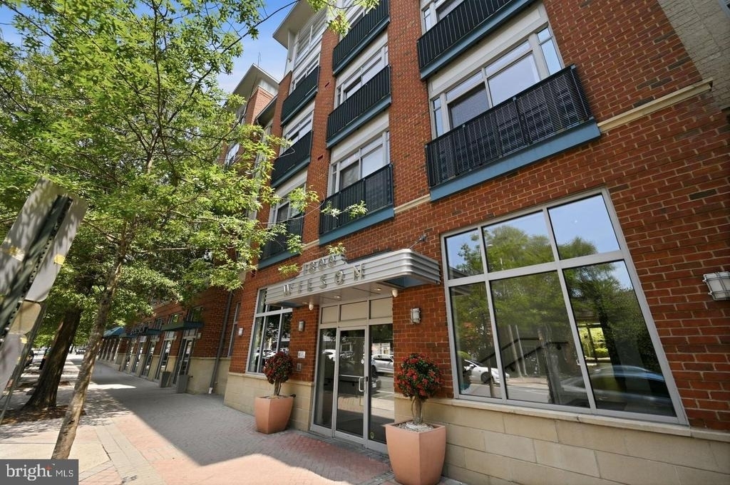 1800 Wilson Boulevard - Photo 18