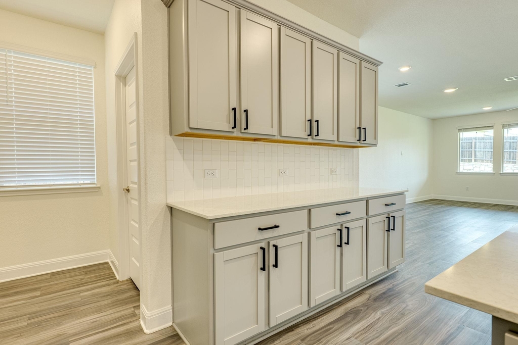 17813 Bassano Ave - Photo 22