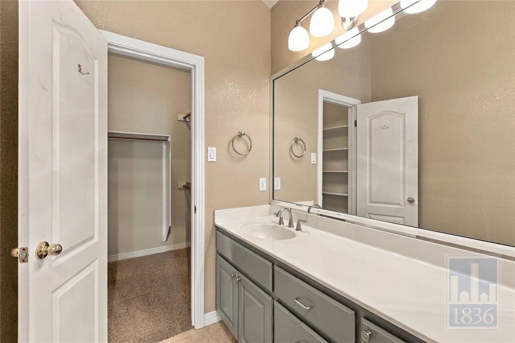 501 Rolling Green Dr - Photo 18