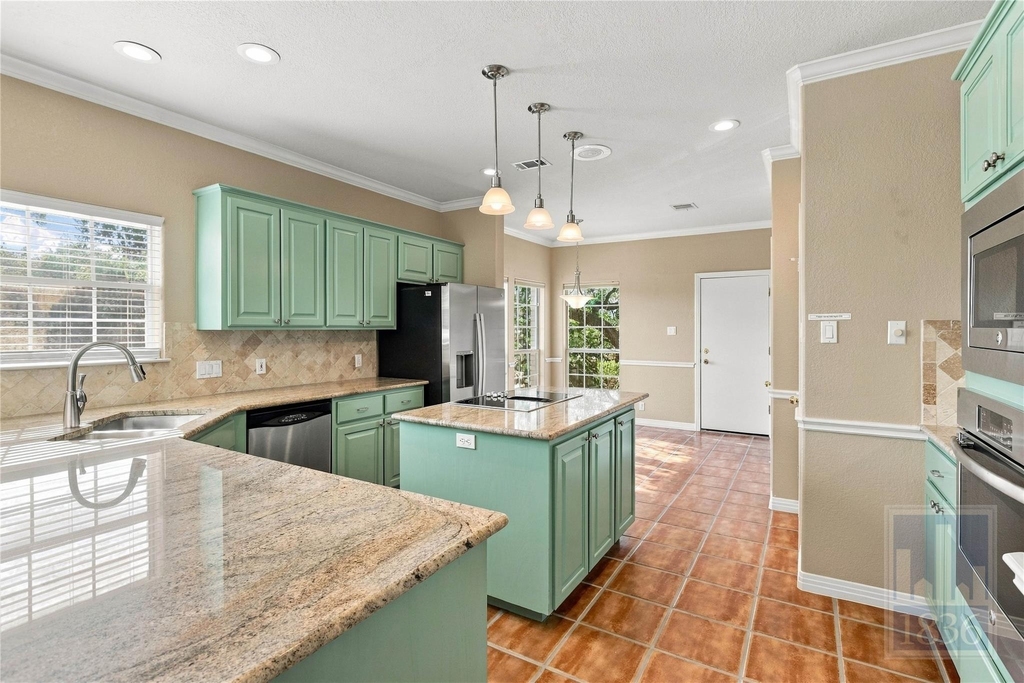 501 Rolling Green Dr - Photo 11