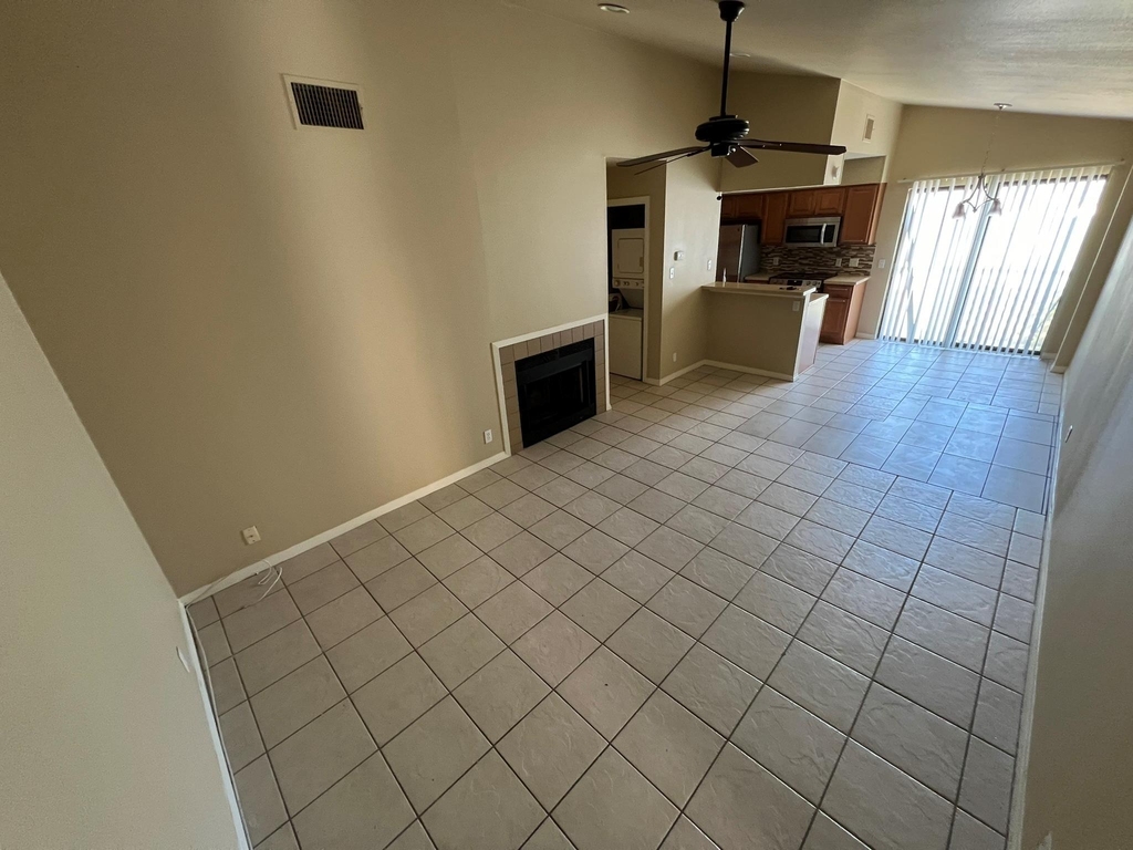 106 E 30th St - Photo 3