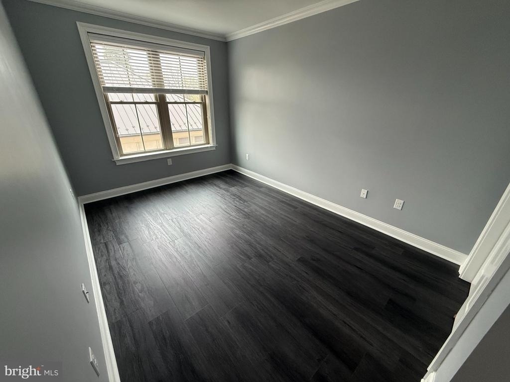 200 N Sycamore Street - Photo 8