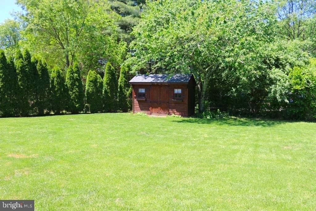 211 Laurel Avenue - Photo 4