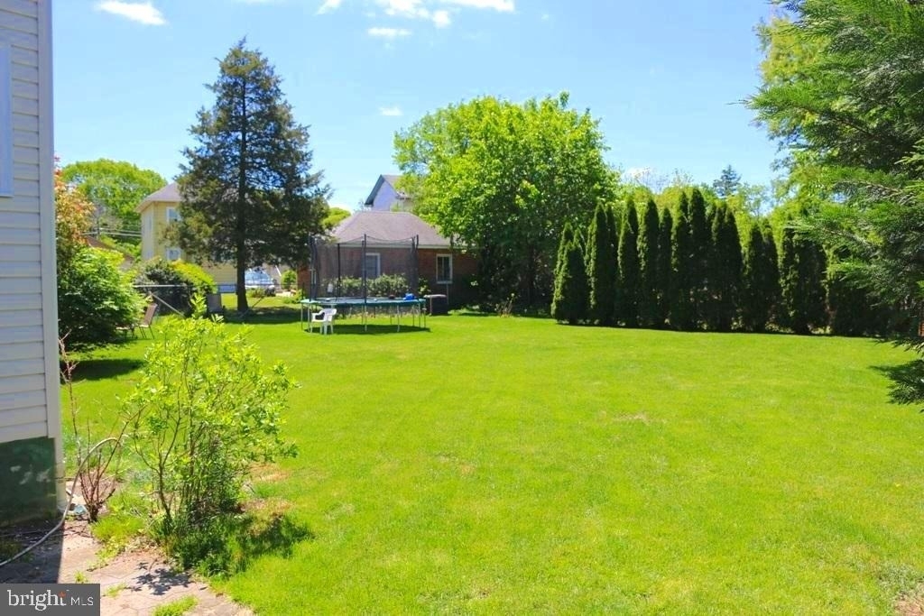 211 Laurel Avenue - Photo 3