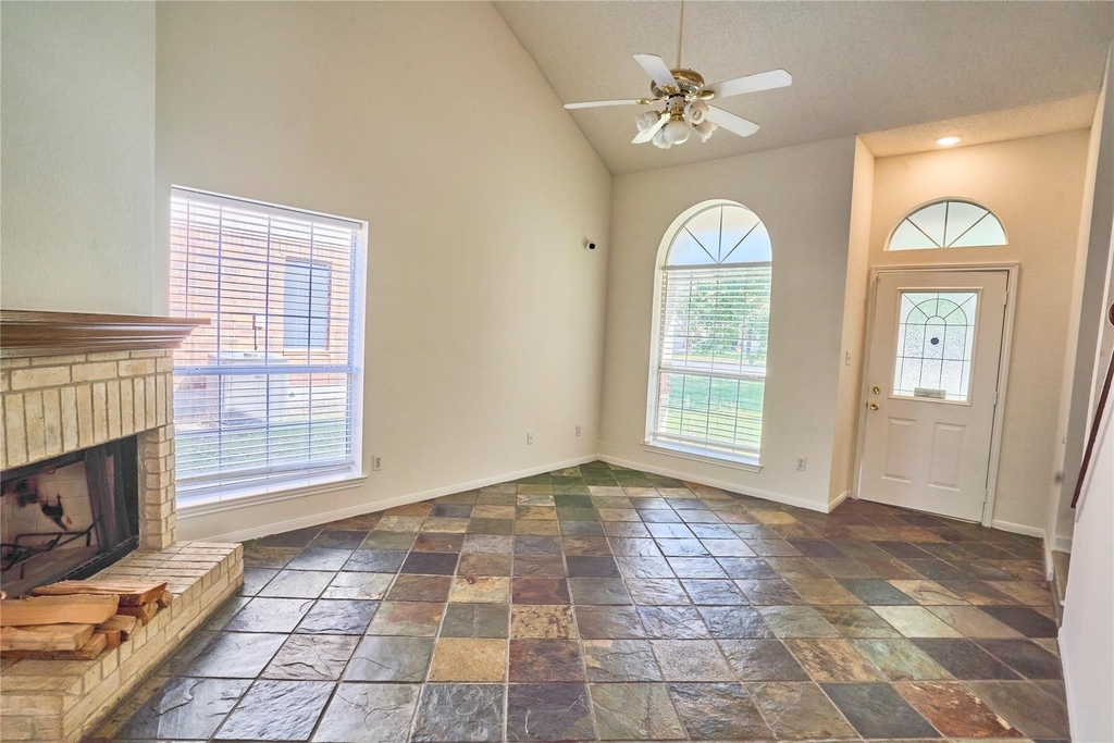2307 Davis St - Photo 4