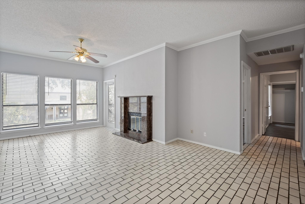 807 W 25th St - Photo 1